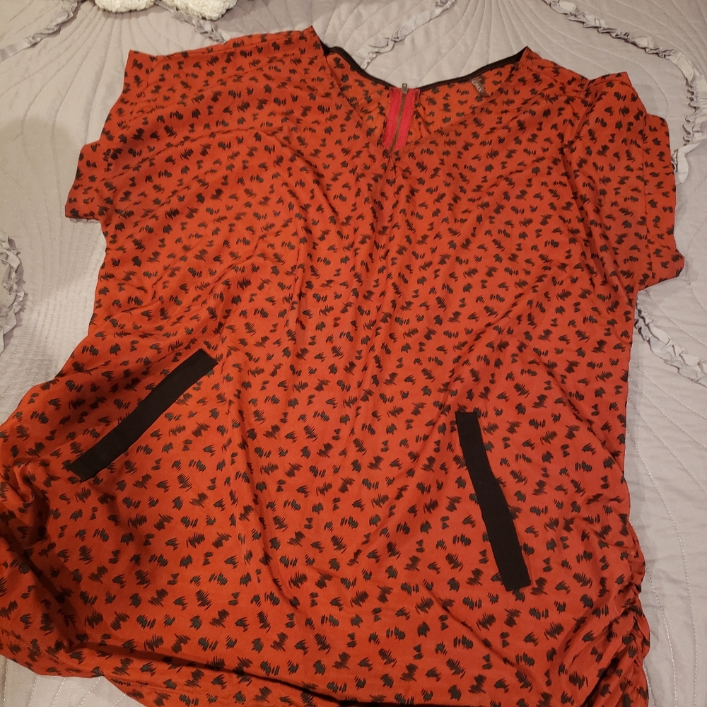 Stylish Tunic with Zipper detail 👌